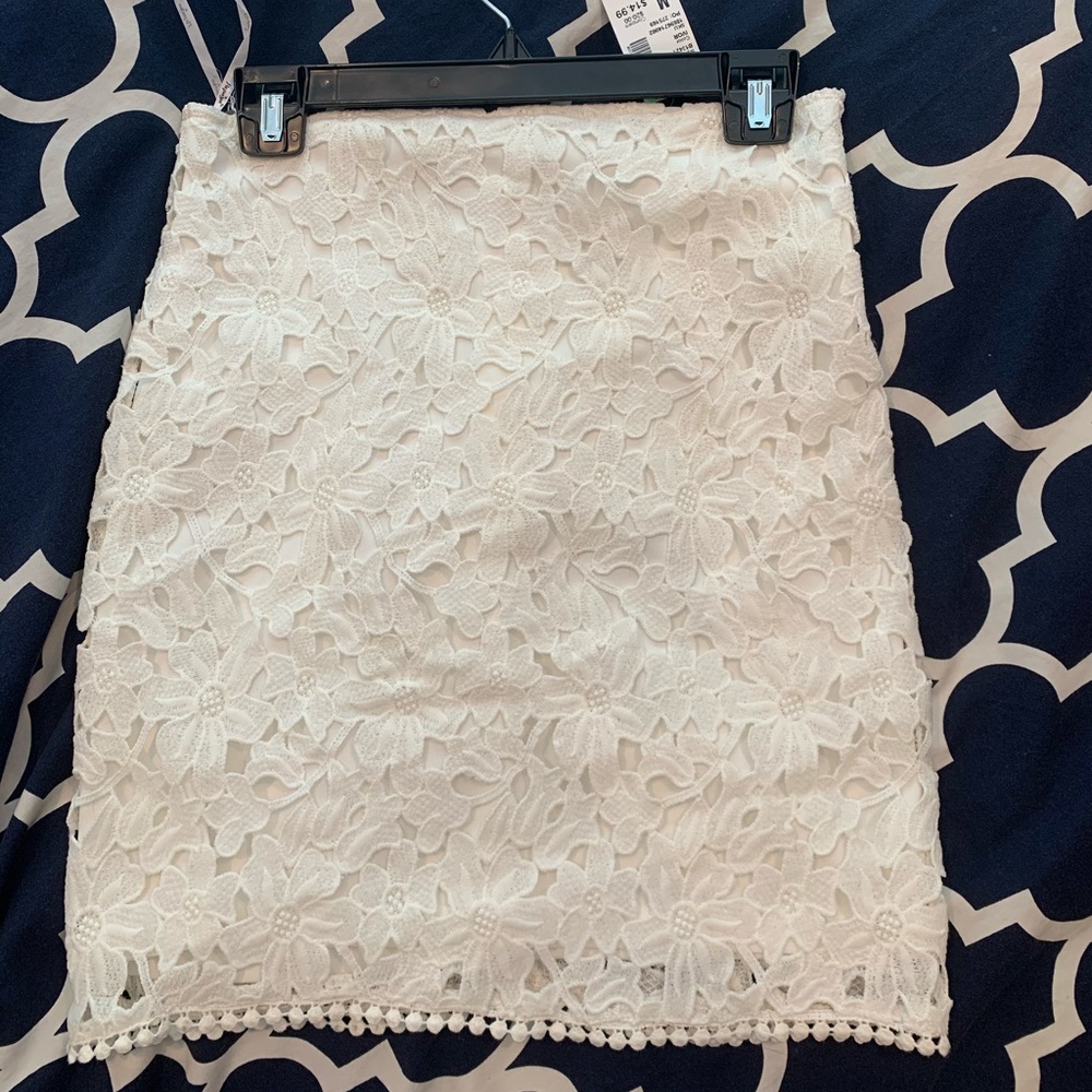 White floral lace tight skirt